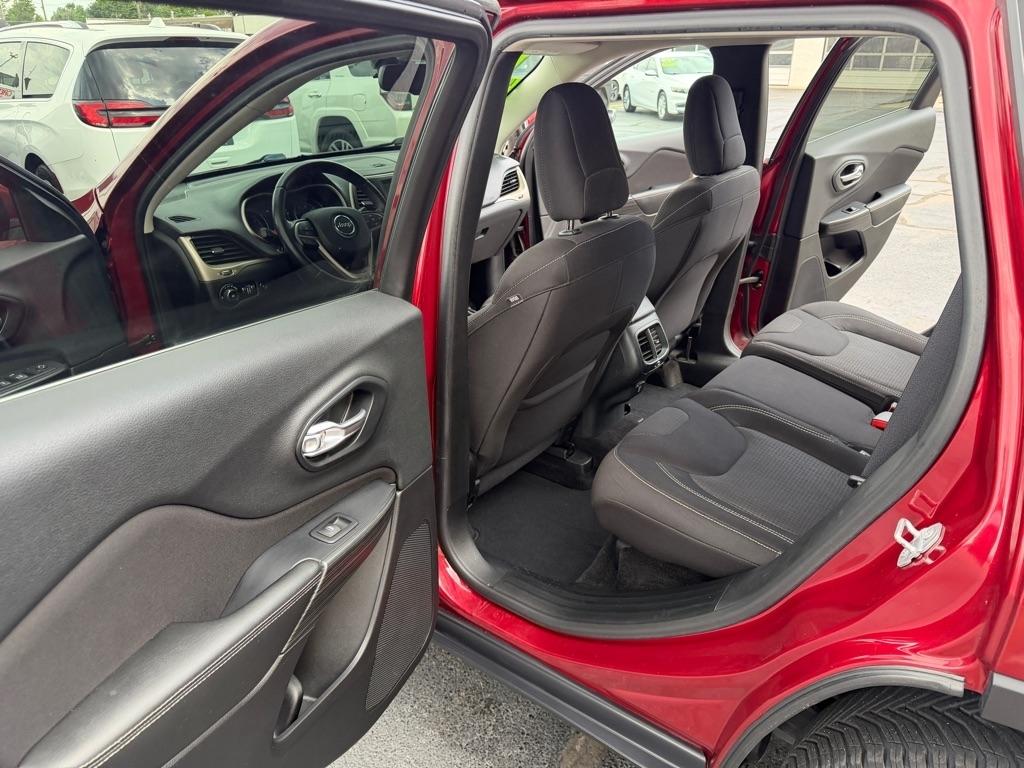Jeep Cherokee Latitude FWD 2015