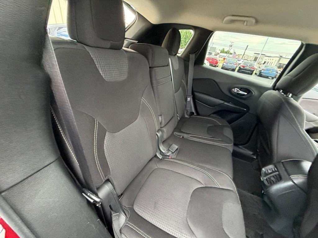 Jeep Cherokee Latitude FWD 2015