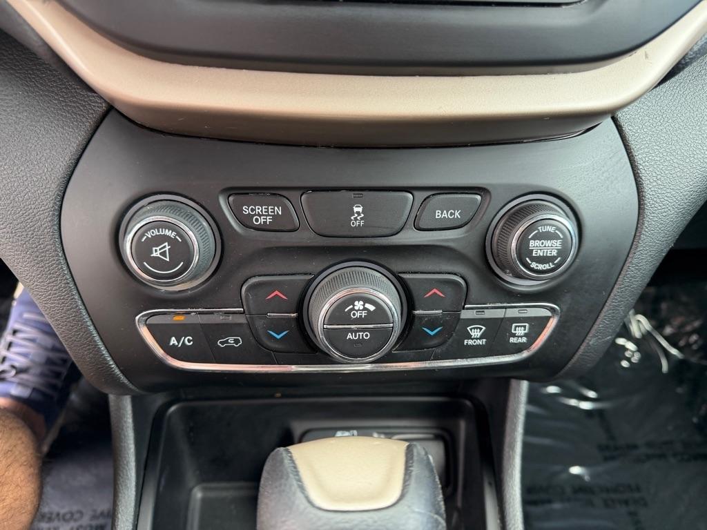 Jeep Cherokee Latitude FWD 2015