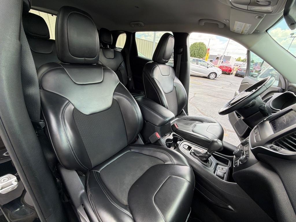 Jeep Cherokee Latitude Plus FWD 2019