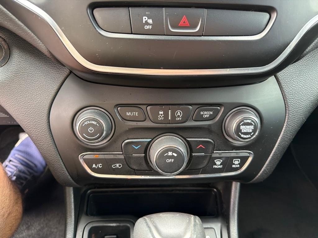 Jeep Cherokee Latitude Plus FWD 2019