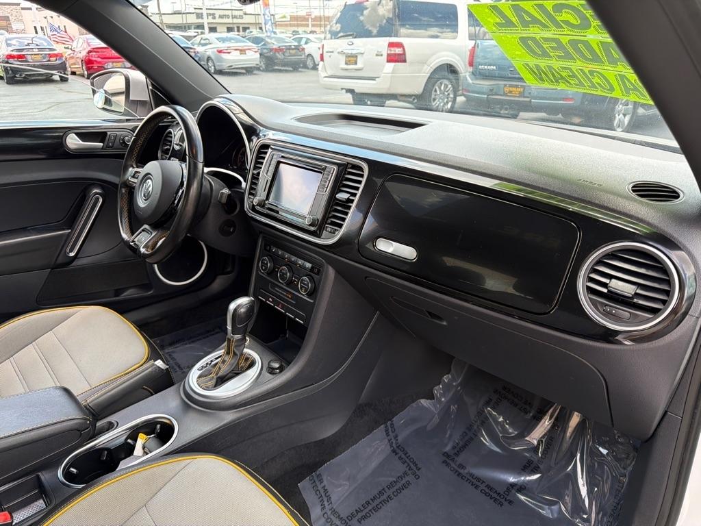 Volkswagen Beetle 1.8T Dune 2016