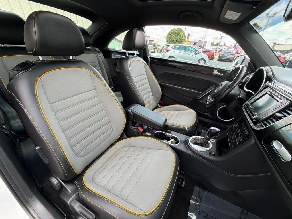 Volkswagen Beetle 1.8T Dune 2016