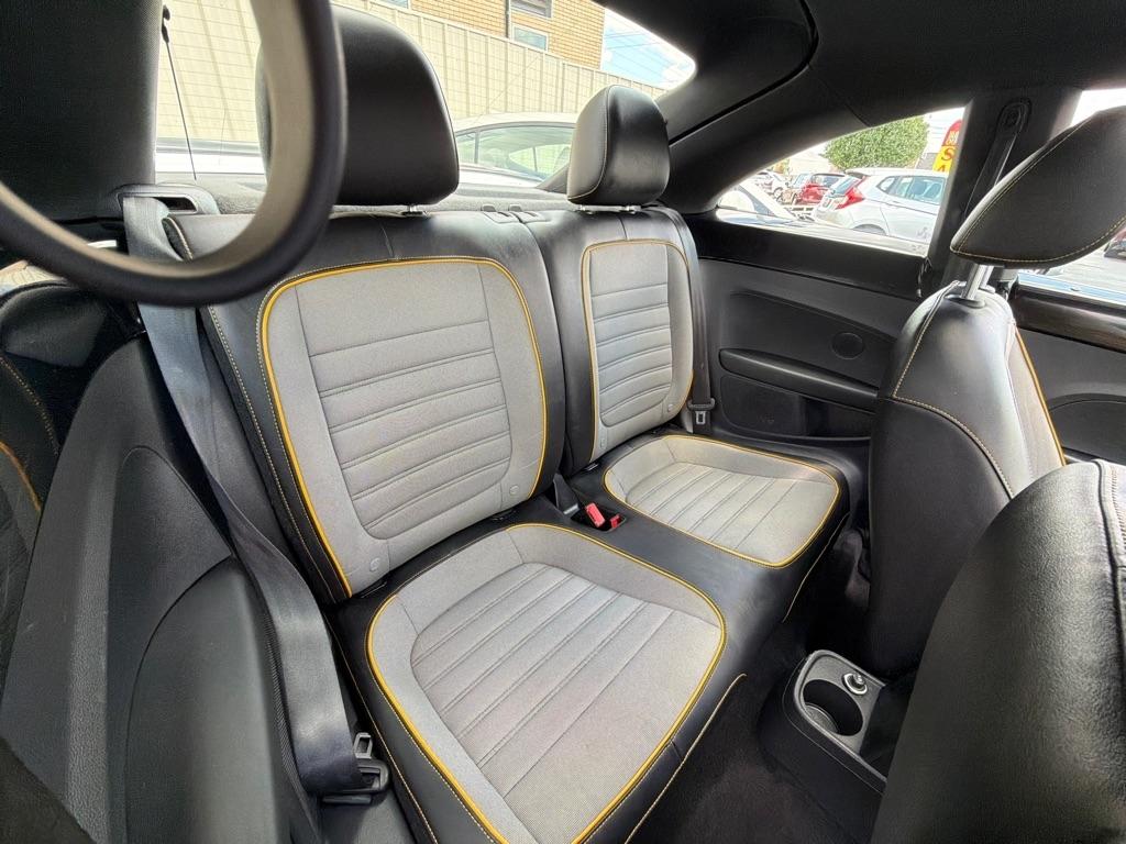 Volkswagen Beetle 1.8T Dune 2016