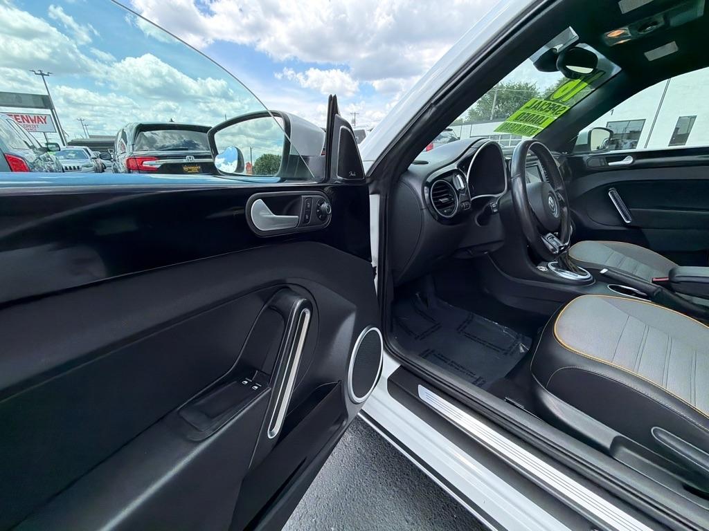 Volkswagen Beetle 1.8T Dune 2016