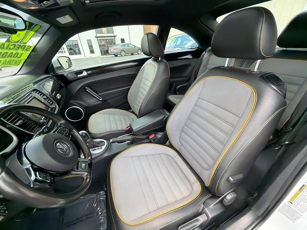 Volkswagen Beetle 1.8T Dune 2016