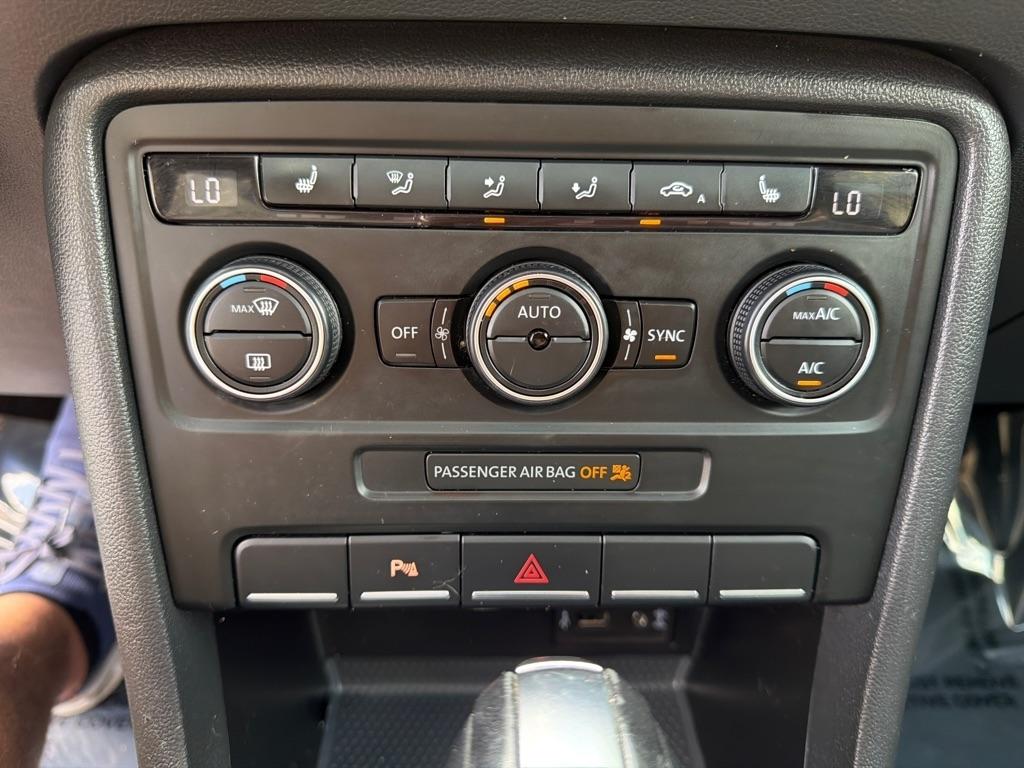 Volkswagen Beetle 1.8T Dune 2016