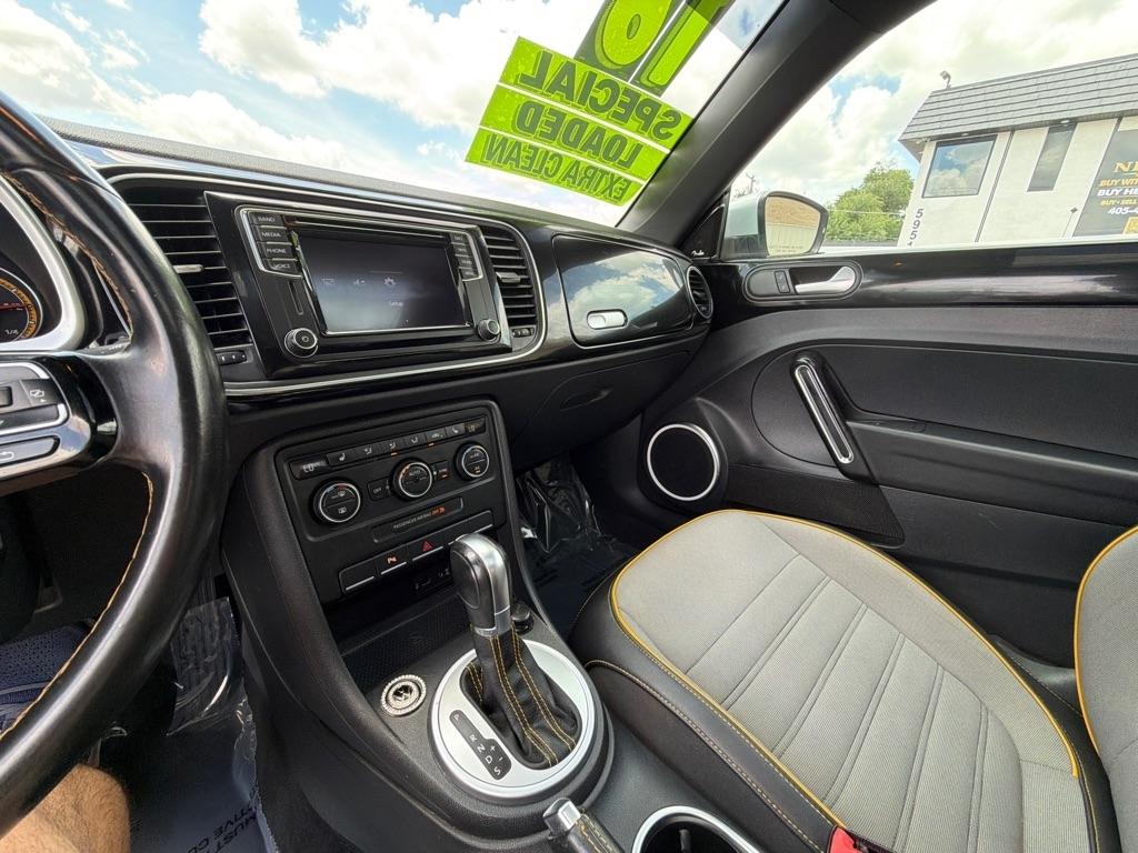 Volkswagen Beetle 1.8T Dune 2016
