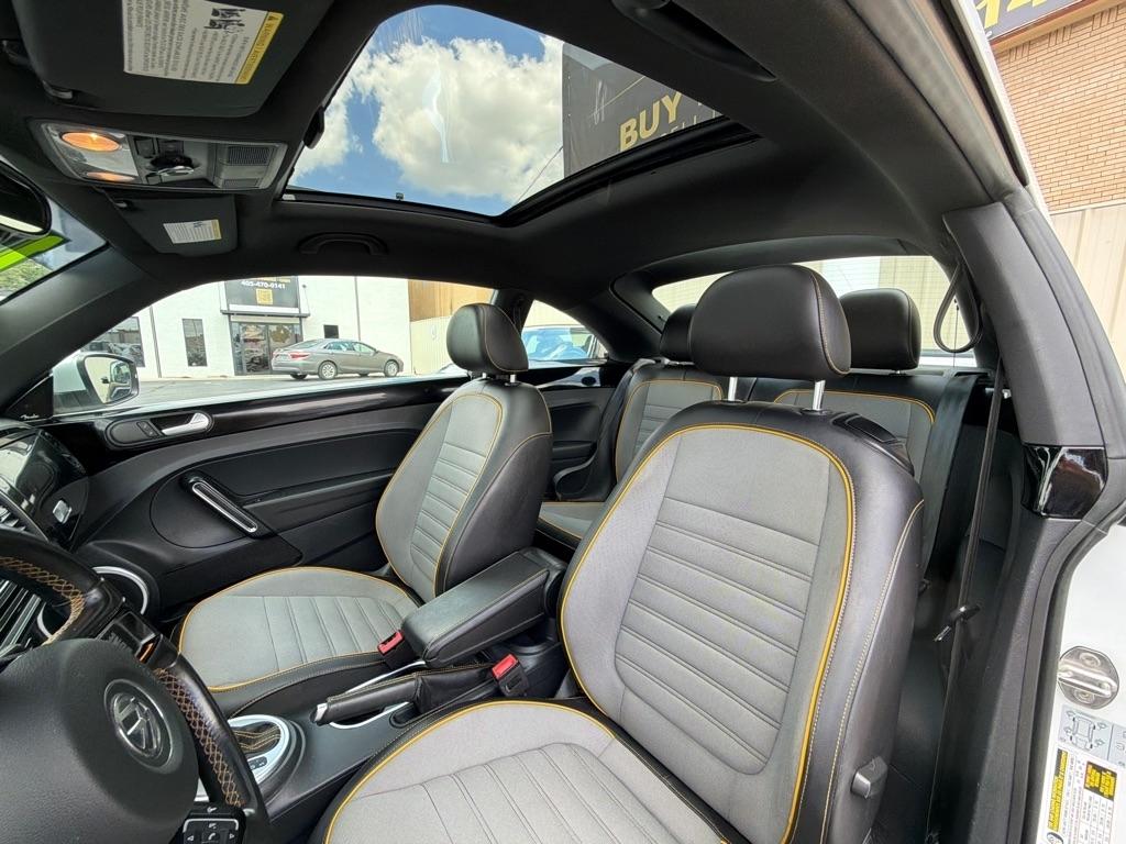 Volkswagen Beetle 1.8T Dune 2016