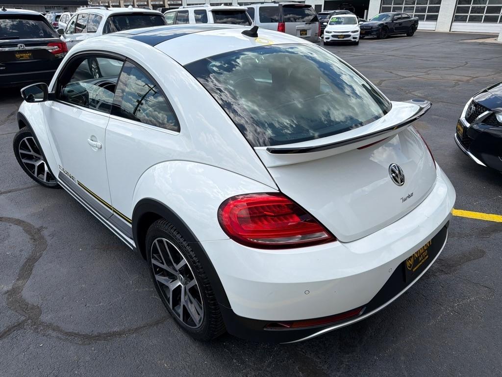 Volkswagen Beetle 1.8T Dune 2016