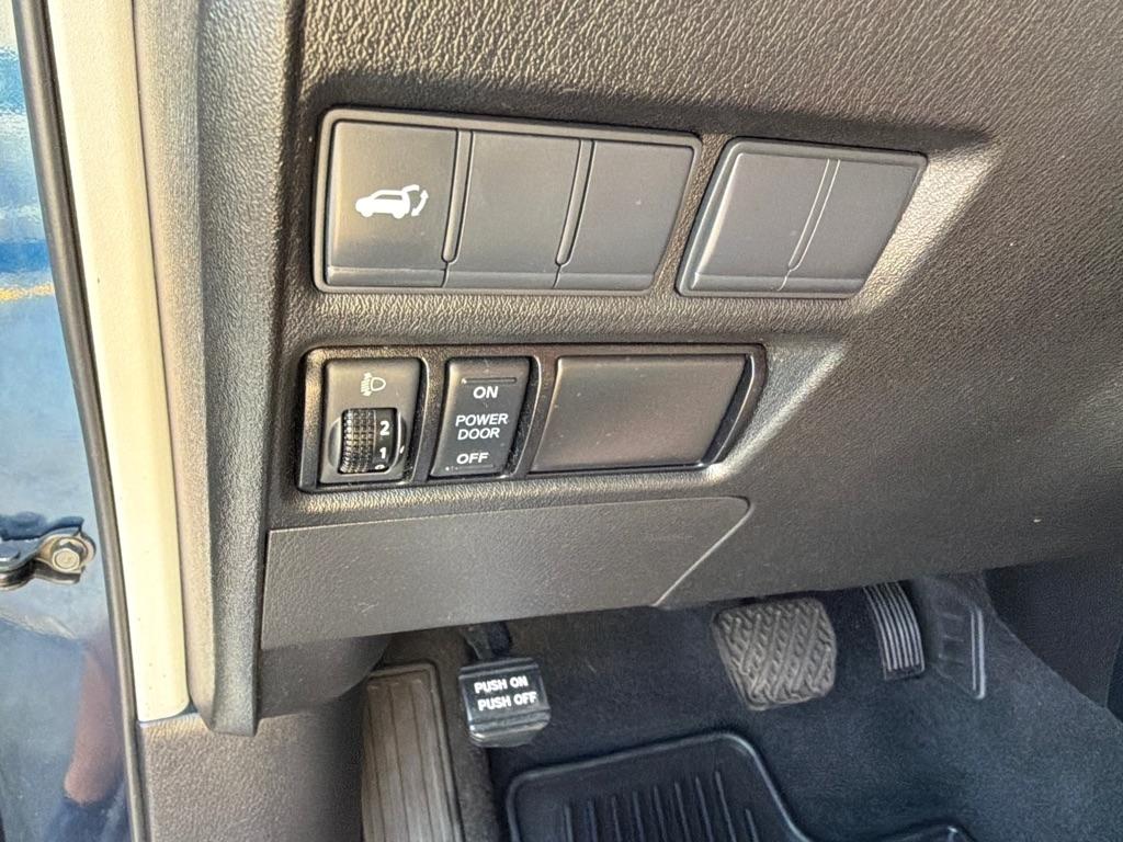 Nissan Armada SV 2WD 2017