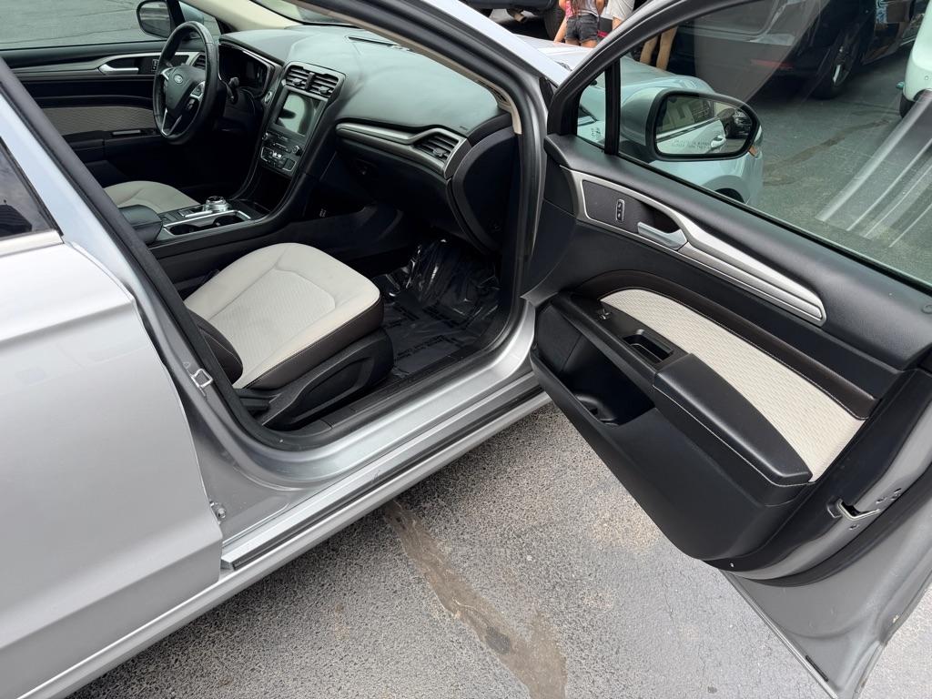 Ford Fusion SE 2020