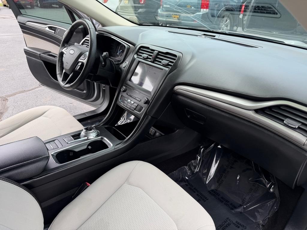 Ford Fusion SE 2020