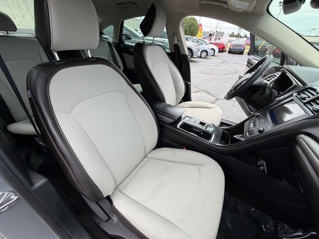 Ford Fusion SE 2020