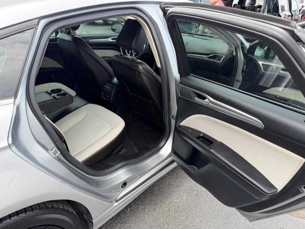 Ford Fusion SE 2020