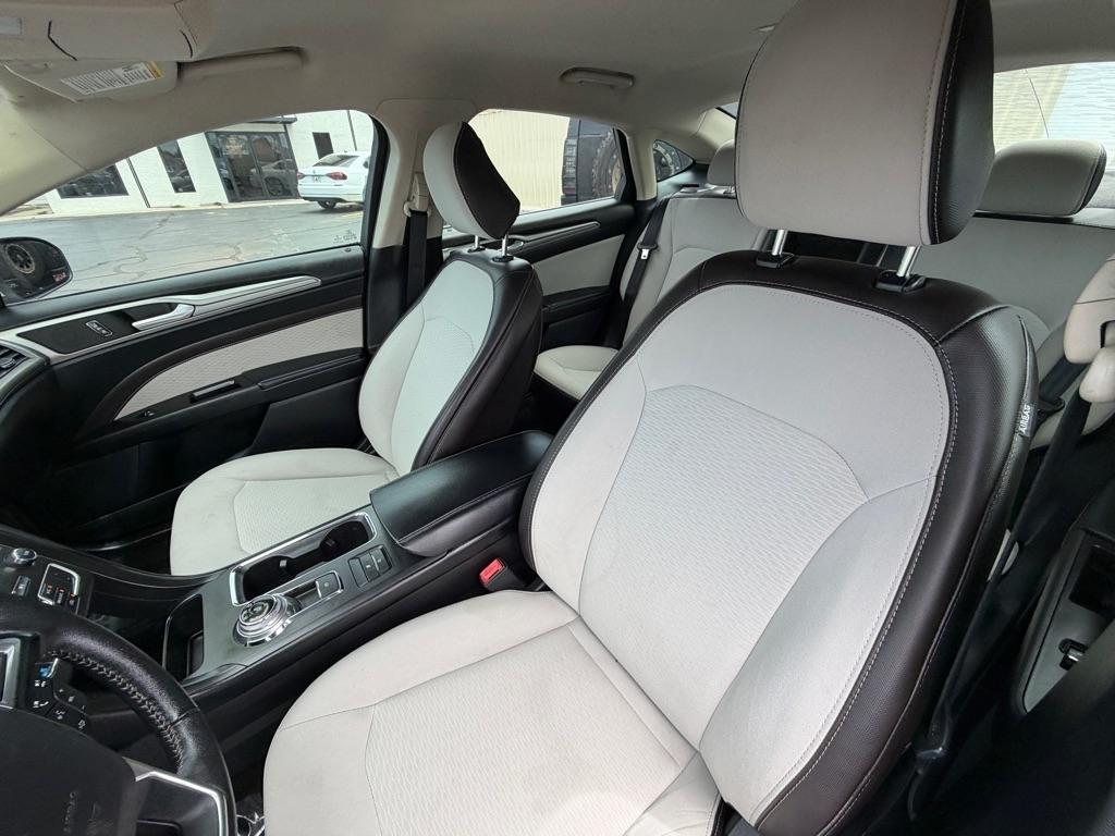 Ford Fusion SE 2020