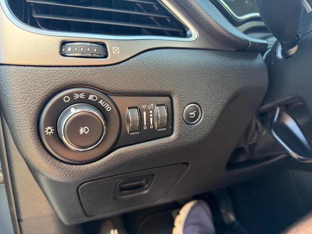 Jeep Cherokee 4dr Limited 4WD 2020