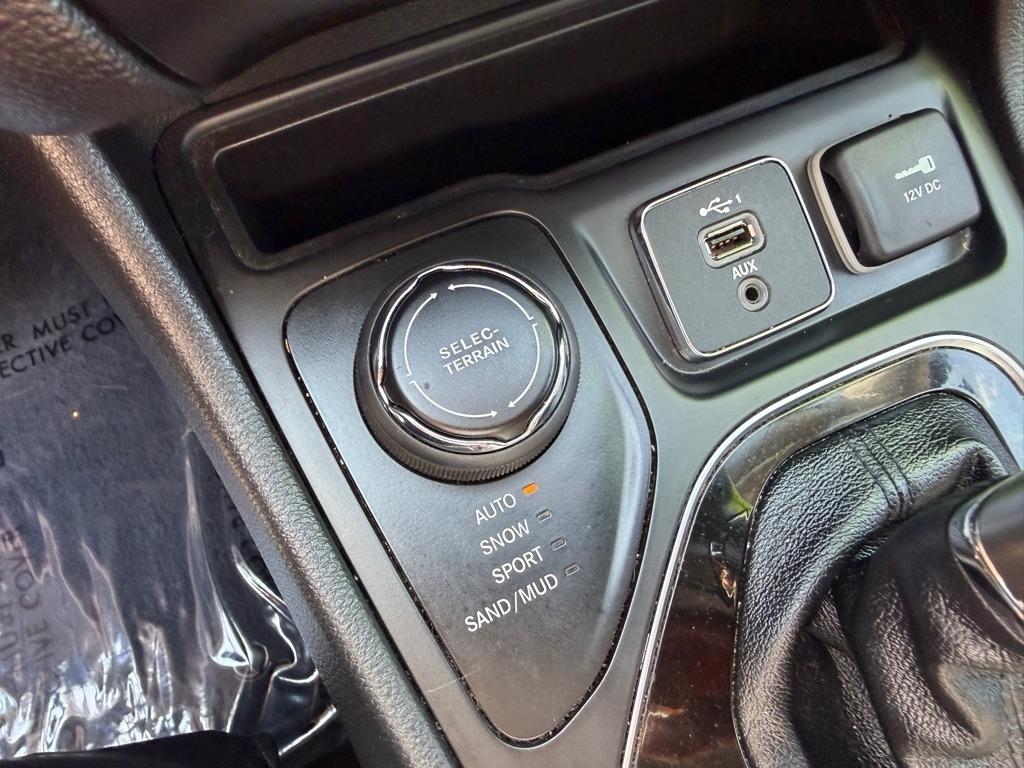 Jeep Cherokee 4dr Limited 4WD 2020