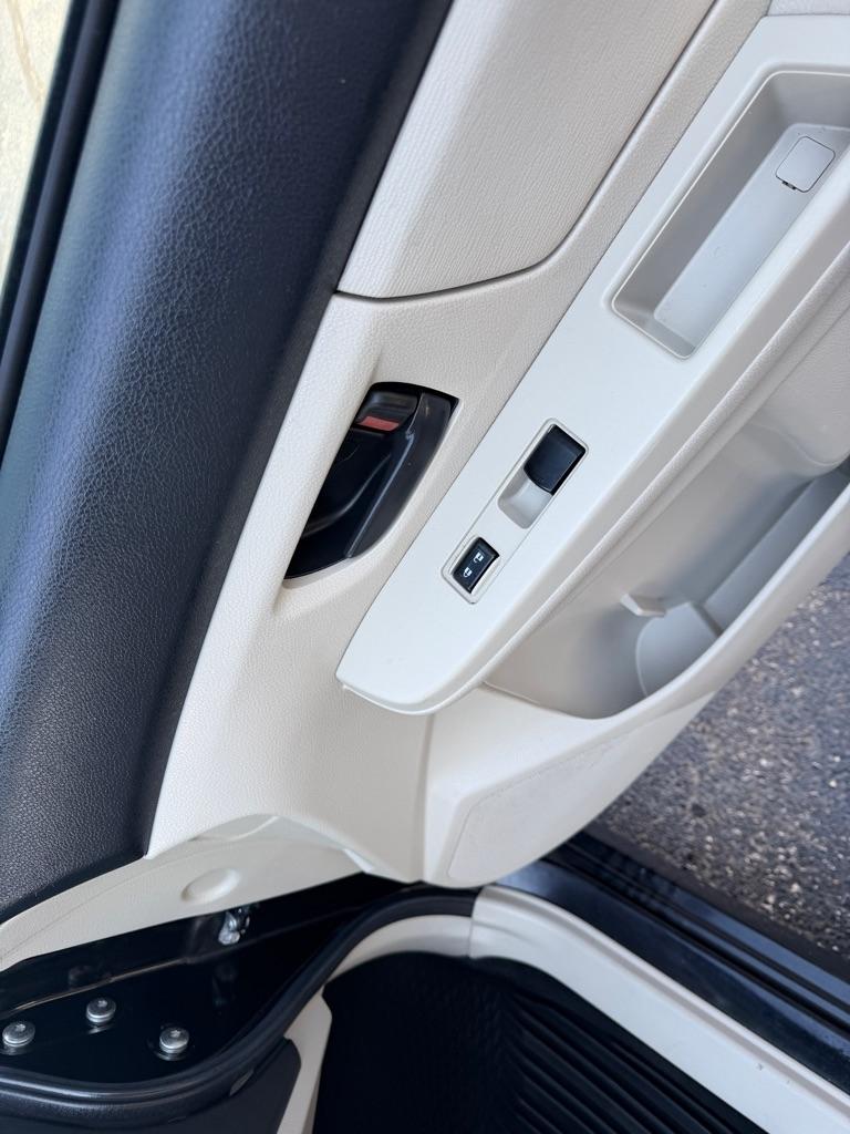 Subaru Impreza Base 5-Door 2013