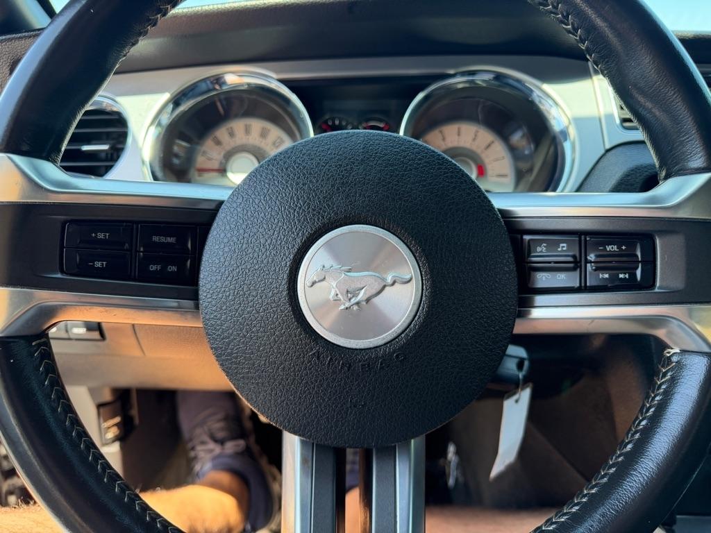 Ford Mustang V6 Coupe 2012