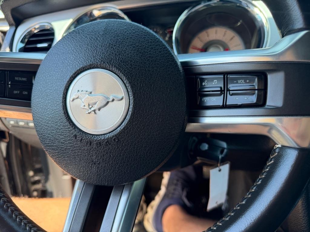Ford Mustang V6 Coupe 2012