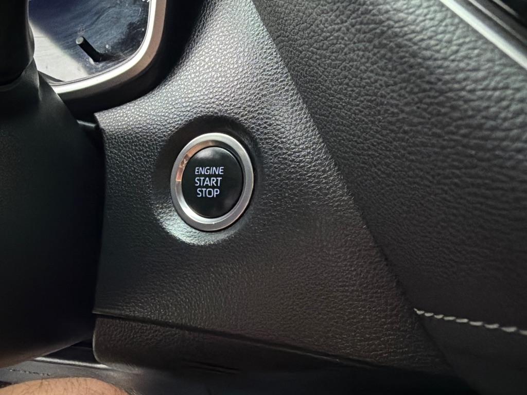 Toyota Corolla XSE Hatchback CVT 2022