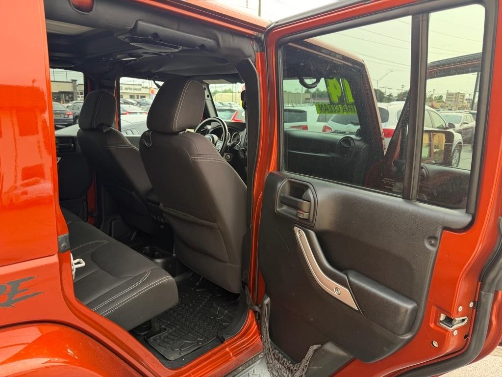 Jeep Wrangler Unlimited Sahara 4WD 2014