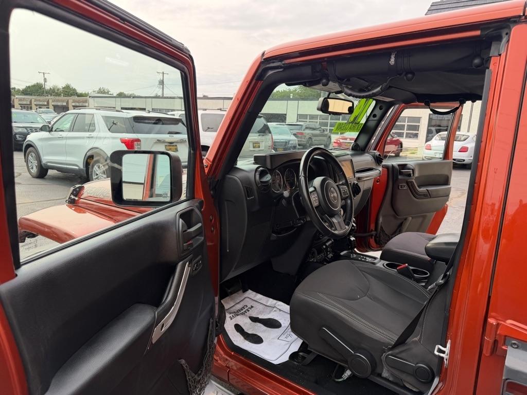 Jeep Wrangler Unlimited Sahara 4WD 2014