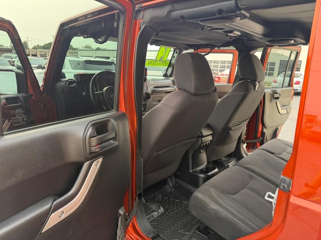 Jeep Wrangler Unlimited Sahara 4WD 2014