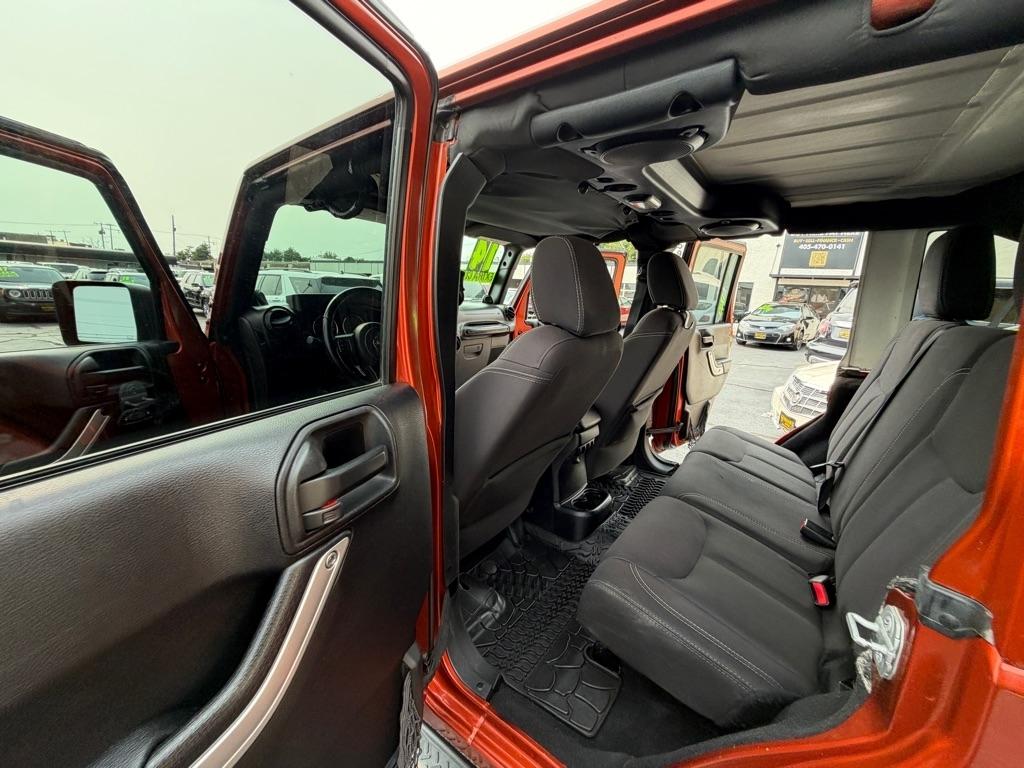 Jeep Wrangler Unlimited Sahara 4WD 2014