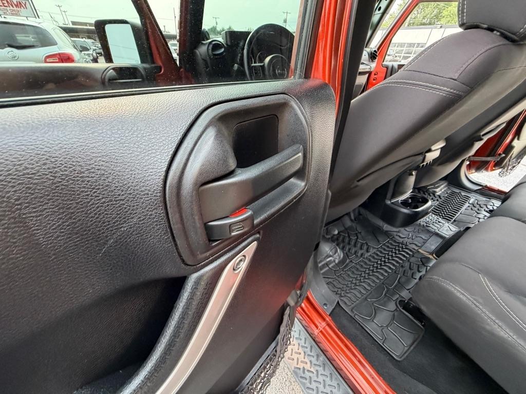 Jeep Wrangler Unlimited Sahara 4WD 2014