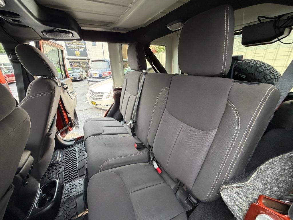 Jeep Wrangler Unlimited Sahara 4WD 2014