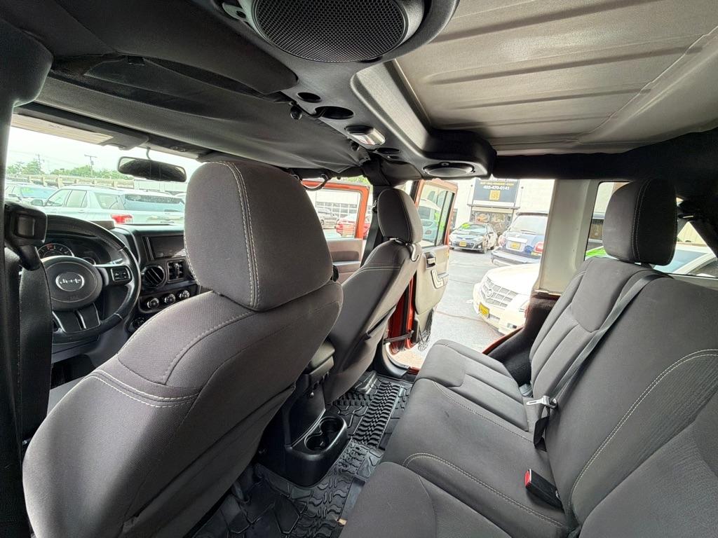 Jeep Wrangler Unlimited Sahara 4WD 2014