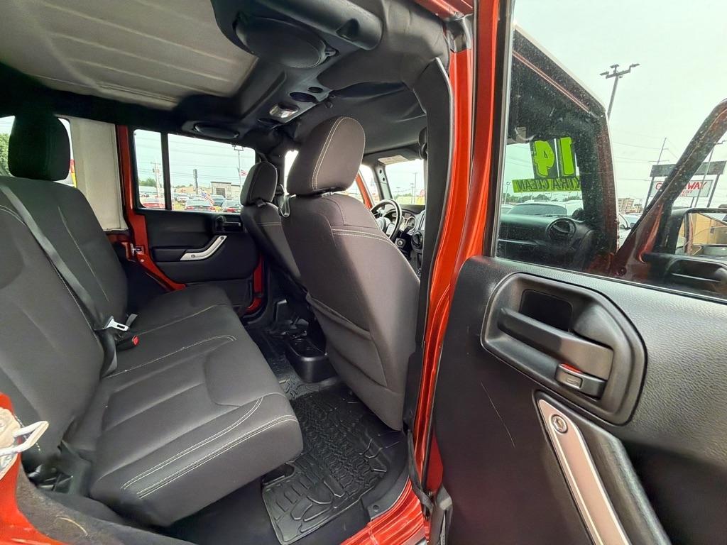 Jeep Wrangler Unlimited Sahara 4WD 2014