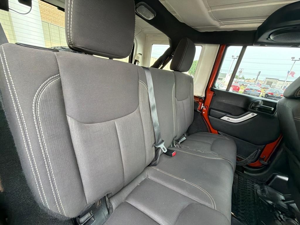 Jeep Wrangler Unlimited Sahara 4WD 2014