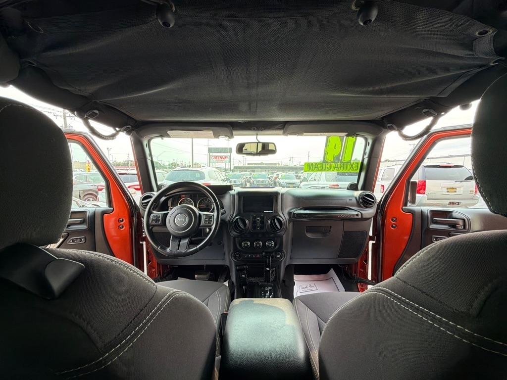 Jeep Wrangler Unlimited Sahara 4WD 2014