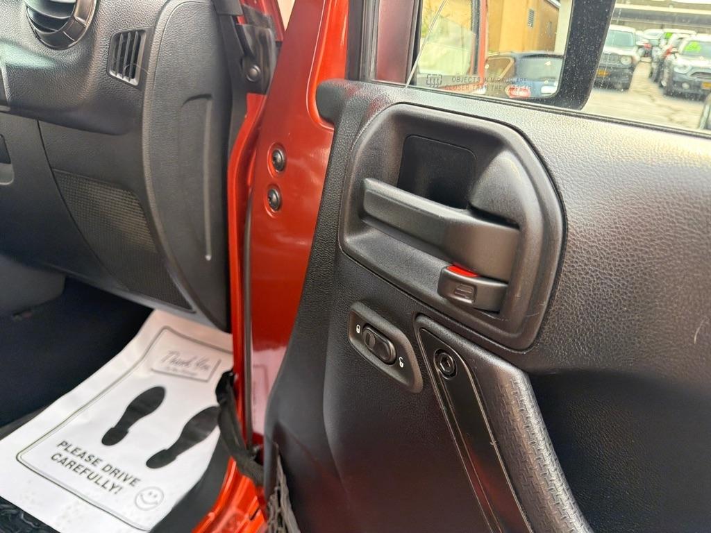 Jeep Wrangler Unlimited Sahara 4WD 2014