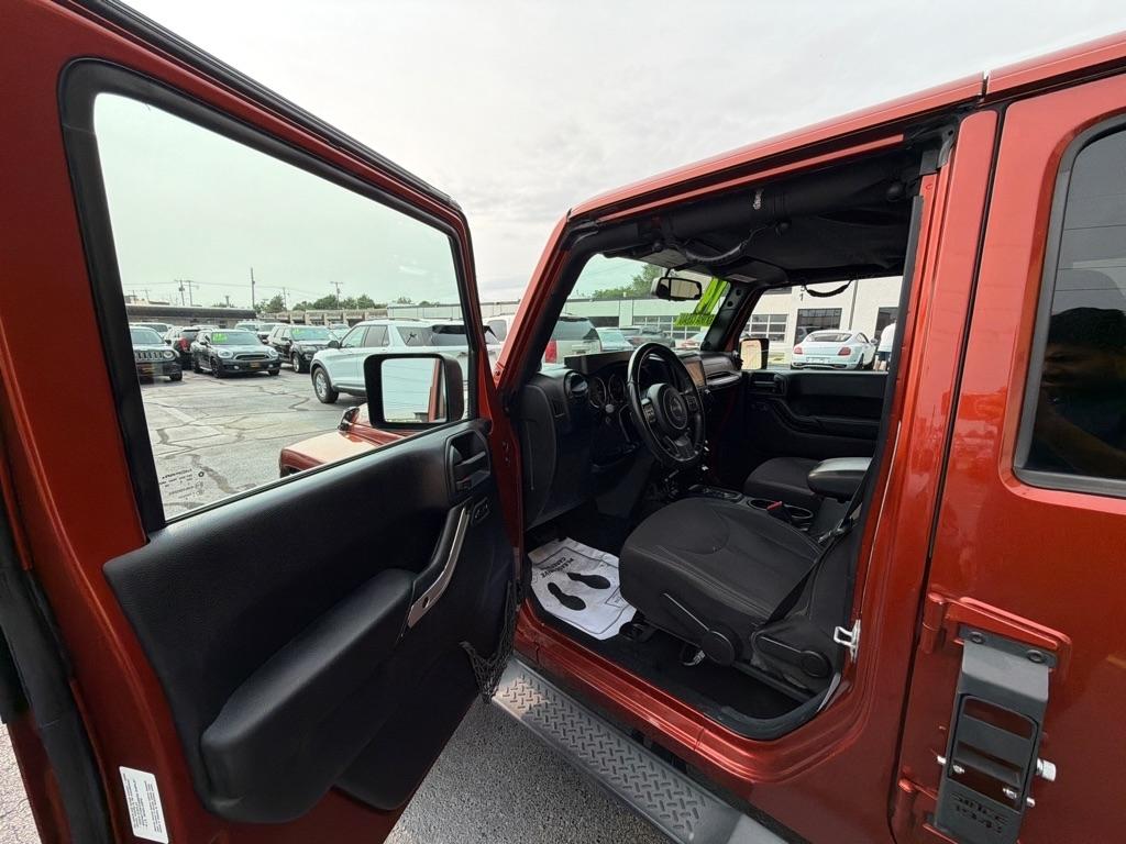 Jeep Wrangler Unlimited Sahara 4WD 2014