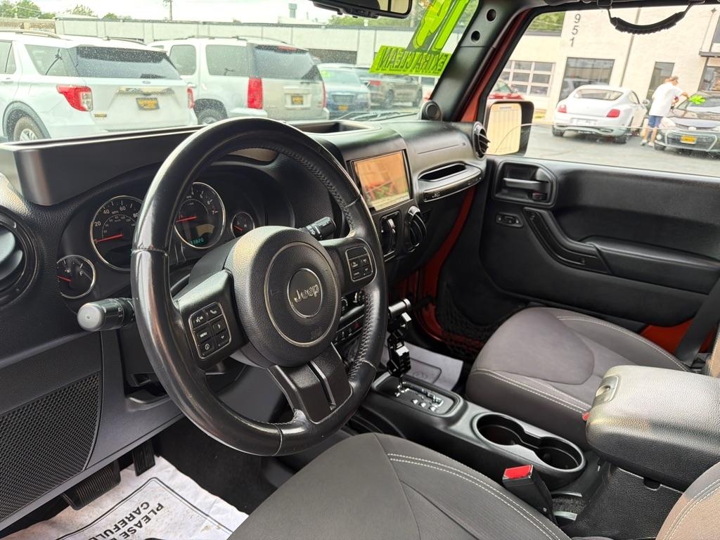 Jeep Wrangler Unlimited Sahara 4WD 2014