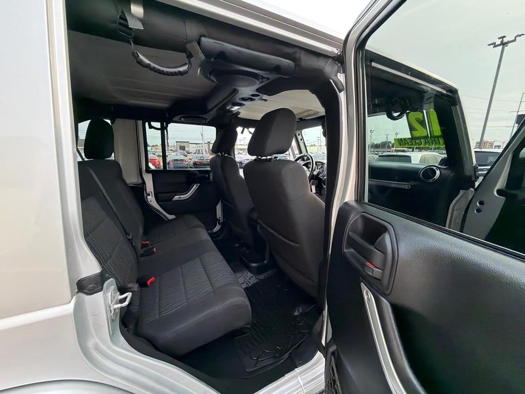 Jeep Wrangler Unlimited Sahara 4WD 2012