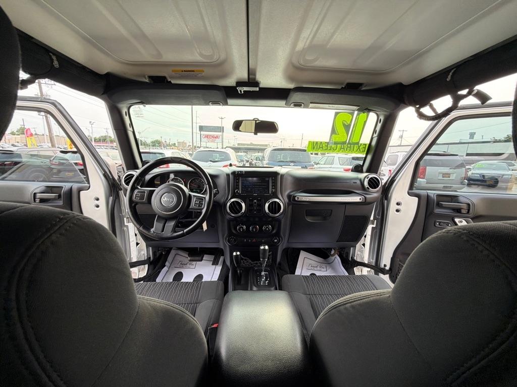 Jeep Wrangler Unlimited Sahara 4WD 2012