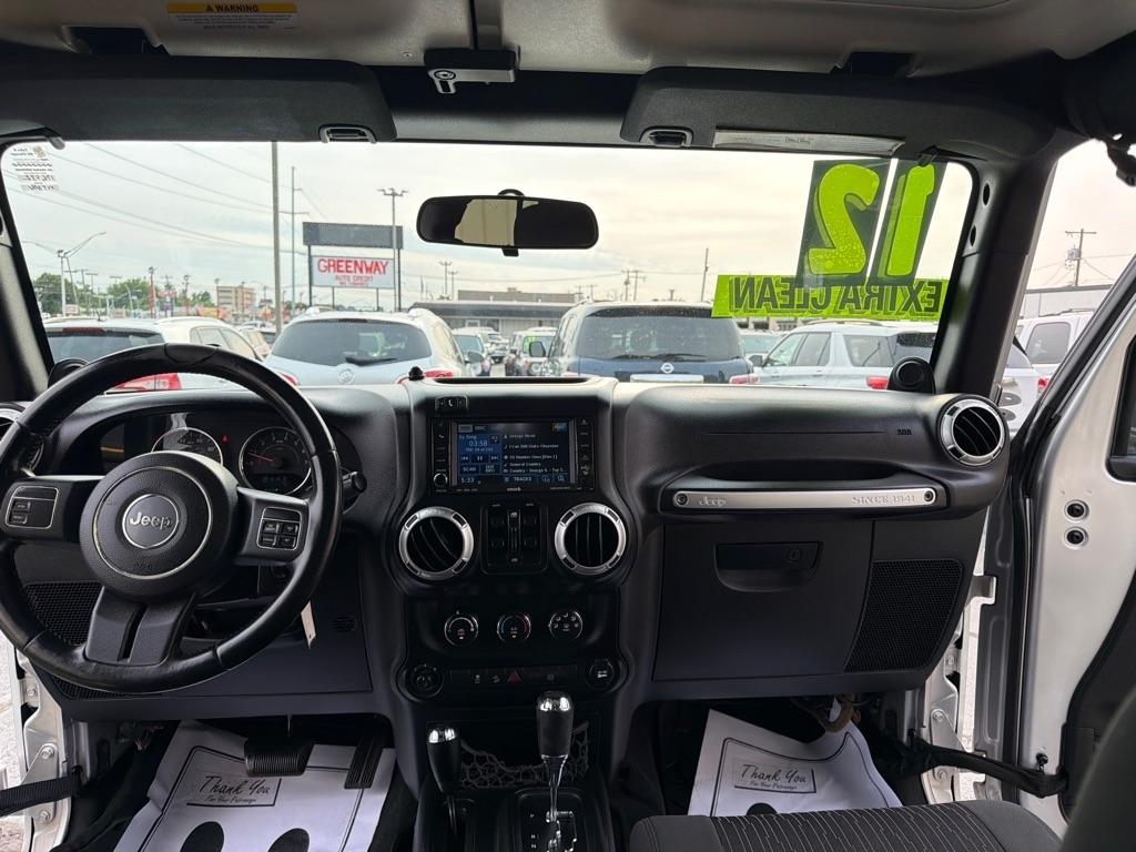 Jeep Wrangler Unlimited Sahara 4WD 2012