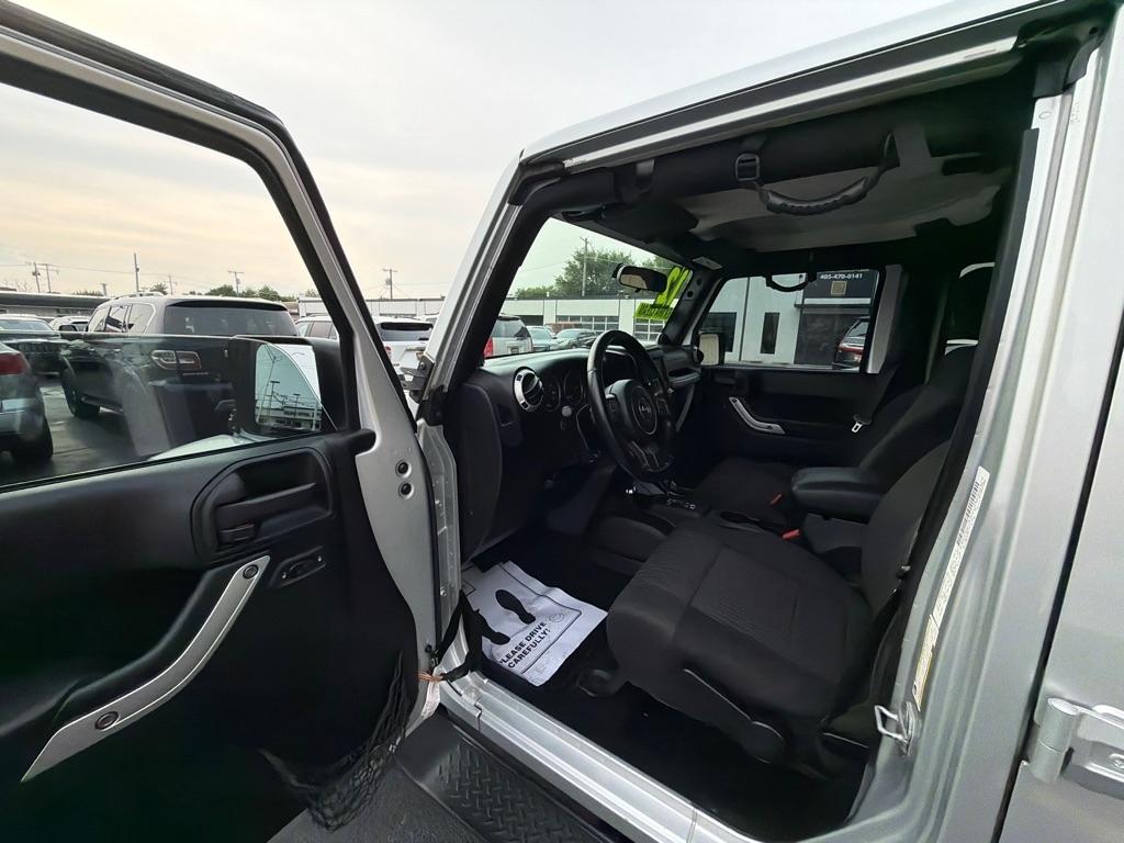 Jeep Wrangler Unlimited Sahara 4WD 2012