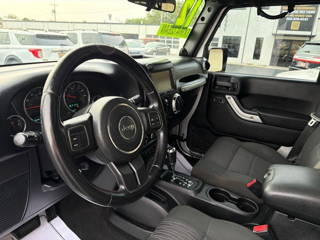 Jeep Wrangler Unlimited Sahara 4WD 2012