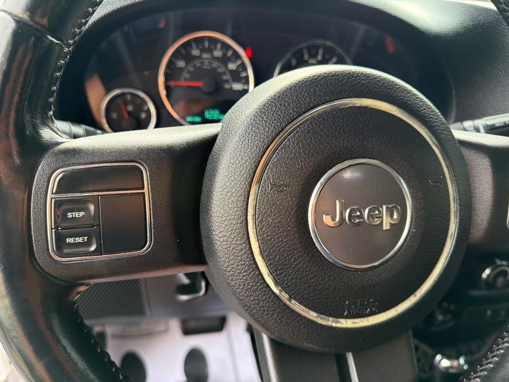 Jeep Wrangler Unlimited Sahara 4WD 2012