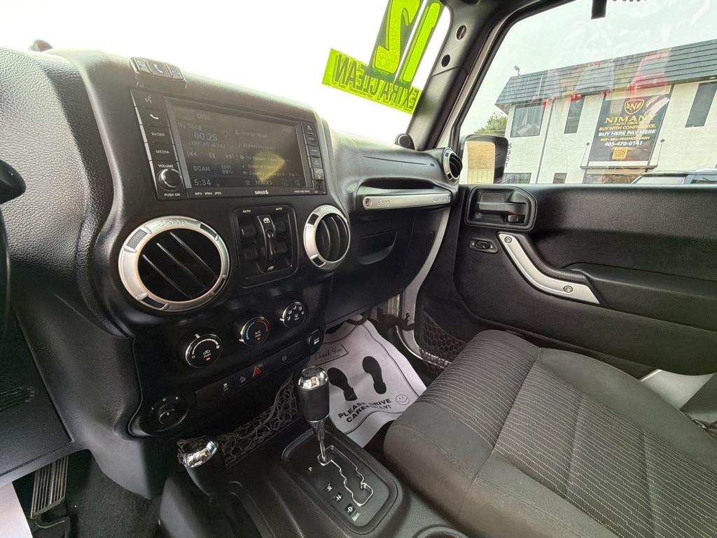 Jeep Wrangler Unlimited Sahara 4WD 2012