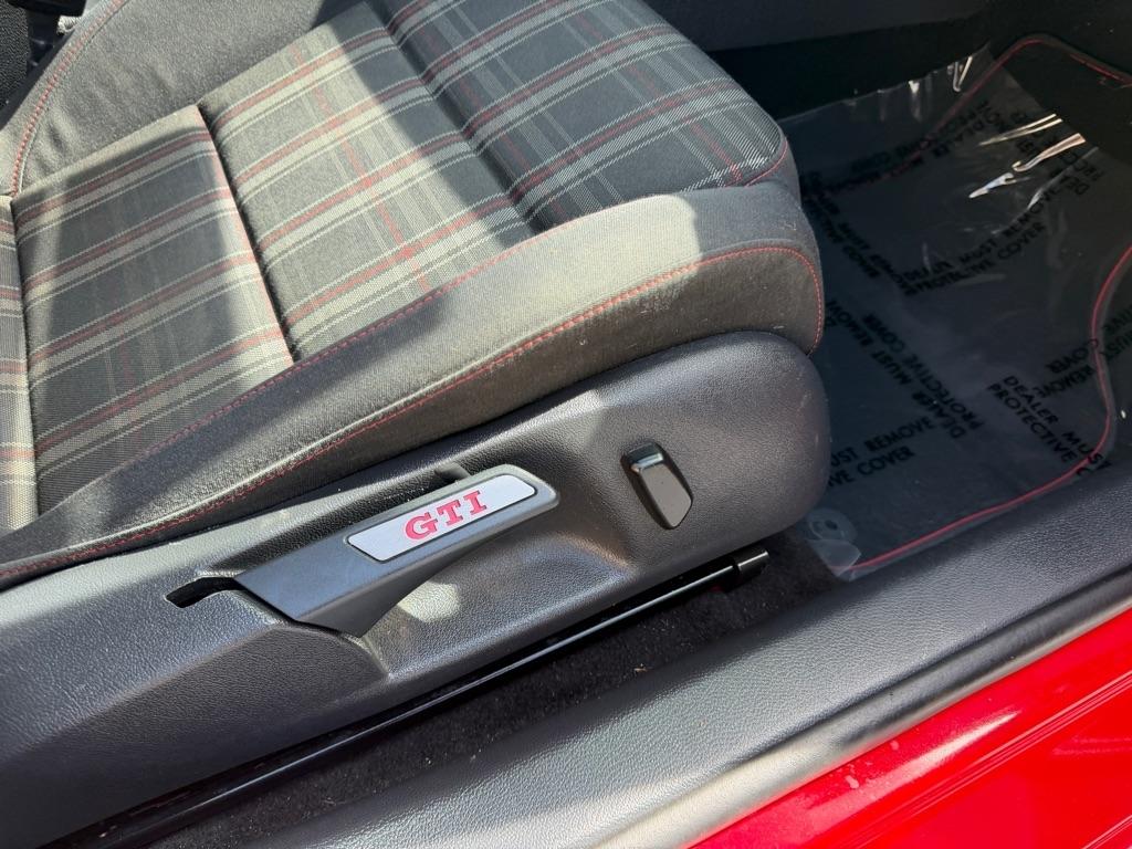Volkswagen GTI 4-door 2013