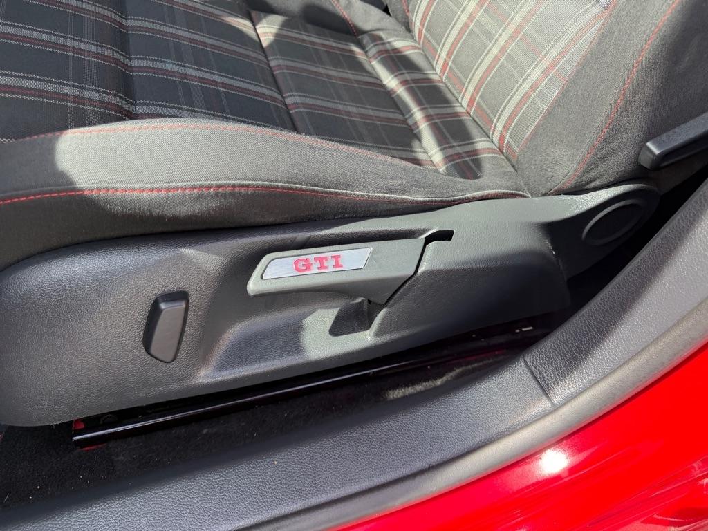 Volkswagen GTI 4-door 2013