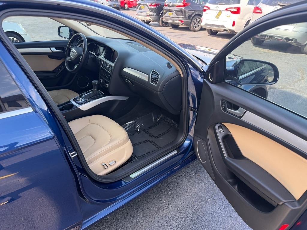 Audi A4 2.0T Sedan quattro Tiptronic 2013