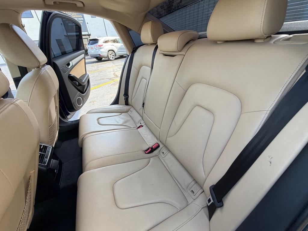 Audi A4 2.0T Sedan quattro Tiptronic 2013